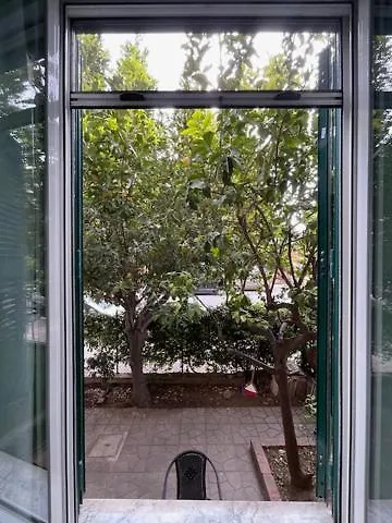 Casa Con Giardino A Roma, 2 Camere, Ideale Per Famiglie, 15 Minuti Dal Colosseo, 5 Minuti Da Mirti * Rome