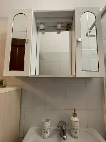 Appartement Casa Con Giardino A Roma, 2 Camere, Ideale Per Famiglie, 15 Minuti Dal Colosseo, 5 Minuti Da Mirti