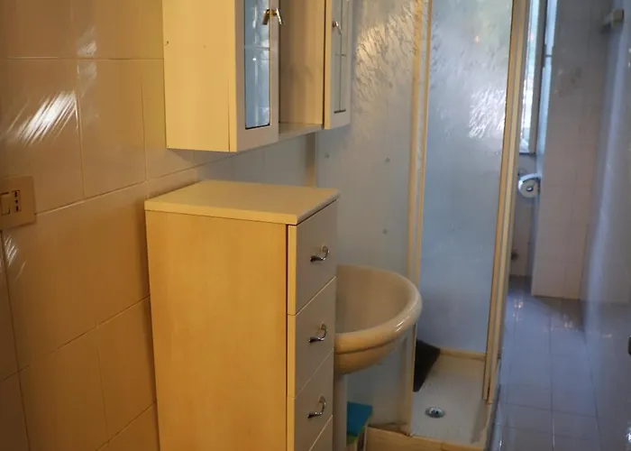 Casa Con Giardino A Roma, 2 Camere, Ideale Per Famiglie, 15 Minuti Dal Colosseo, 5 Minuti Da Mirti * Rome